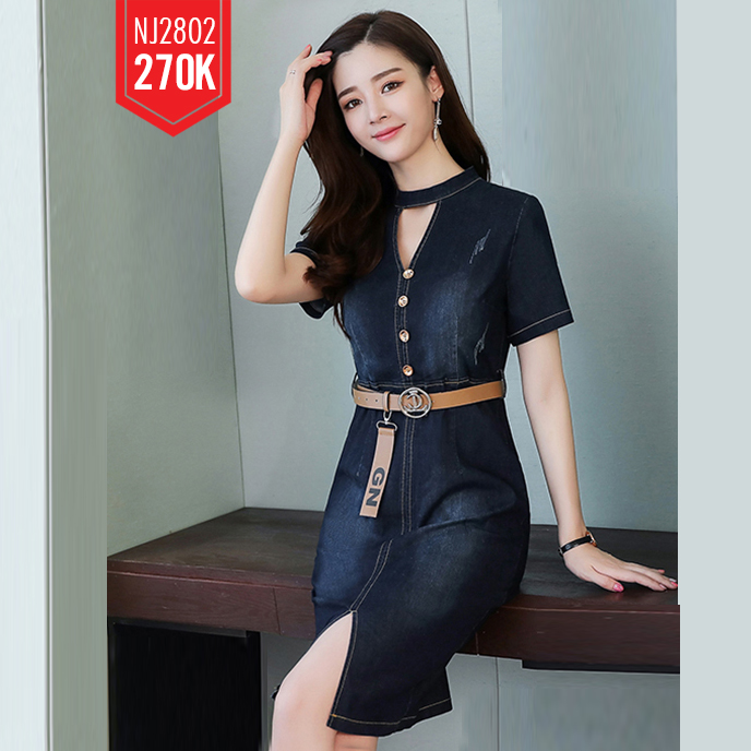 ĐẦM JEAN BODY KHOÉT CỔ ĐÍNH NÚT